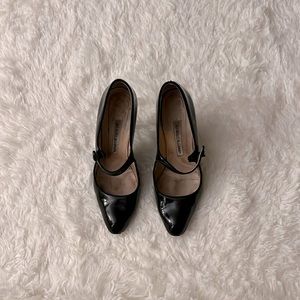 MANOLO BLAHNIK - Patent Leather semi-pointed toe strap Pumps